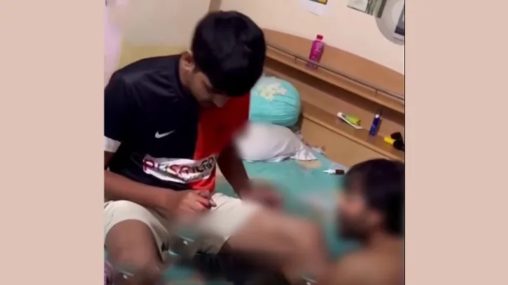 বাবাকে লাথি মেরে নিজের পায়ে সেজদা করতে বাধ্য করলেন ছেলে!