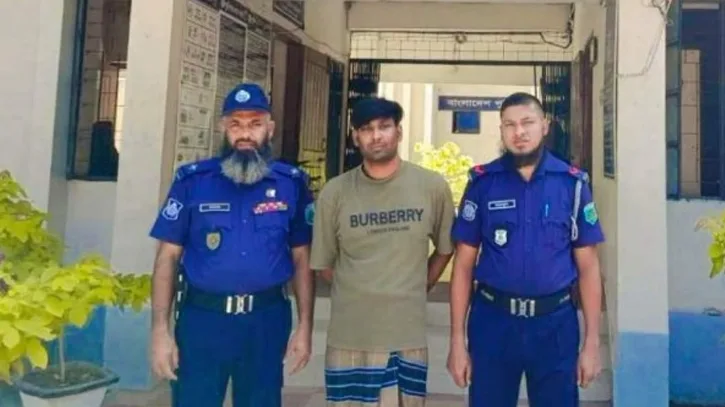বগুড়ায় ‘জয় বাংলা, জয় বঙ্গবন্ধু’ স্লোগান দেওয়ায় ছাত্রলীগ নেতা গ্রেপ্তার