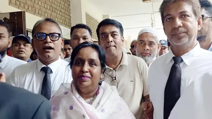 জামিন পেয়ে ‘জয় বাংলা’ স্লোগান দিলেন সাবেক মেয়র আইভী