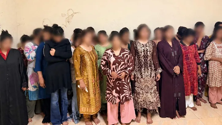 গুলশানে স্পা সেন্টারে পুলিশের অভিযান, গ্রেপ্তার ৫৪ নারী-পুরুষ