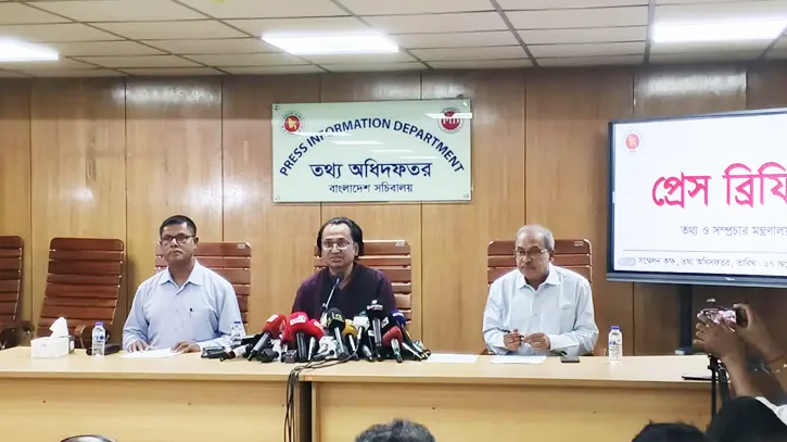 প্রধানমন্ত্রী দেশে ফেরার পর আইজিপির ‘ক্রসফায়ার’ সংক্রান্ত বক্তব্যের বিষয়ে সিদ্ধান্ত: তথ্য উপদেষ্টা