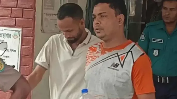আবাসিক হোটেলে মাদকসহ দুই পুলিশ সদস্য আটক