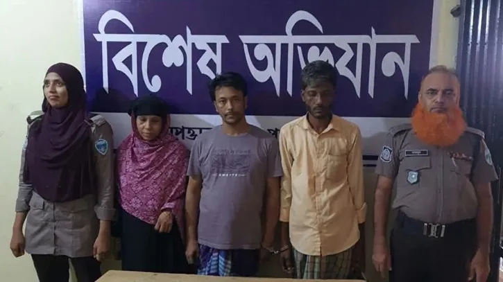 গ্রামবাসীর অভিযানে মাদকসহ ধরা পড়ল শীর্ষ কারবারি , নারীসহ ৩ জনকে পুলিশে সোপর্দ