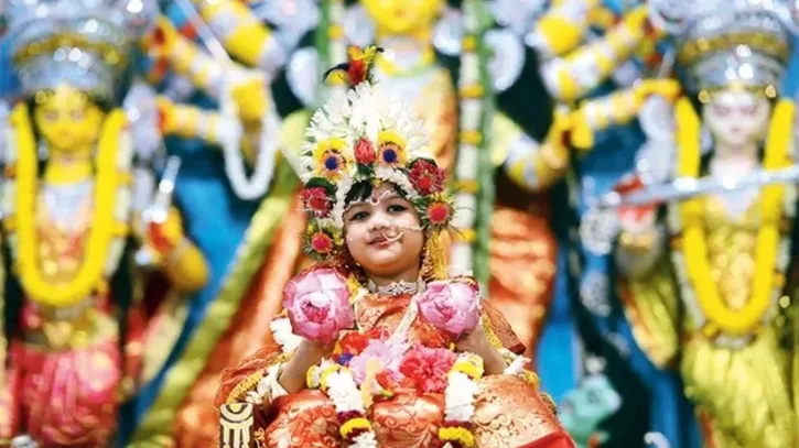 আজ মহাষ্টমী ও কুমারী পূজা, মণ্ডপে মণ্ডপে উৎসবের আমেজ