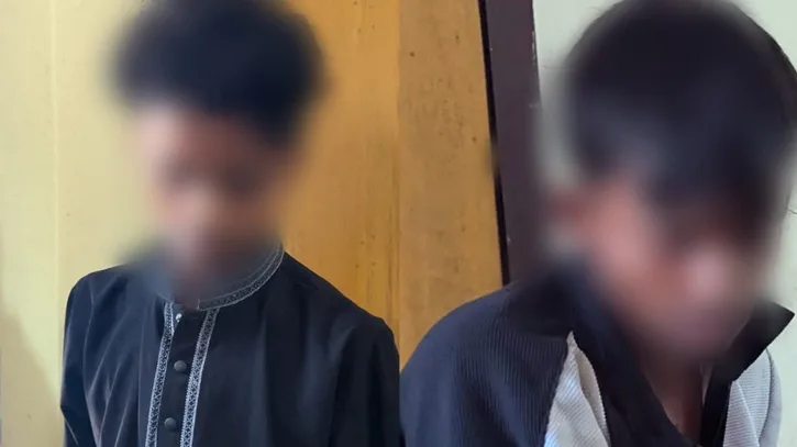 কুবিতে দুই ছিনতাইকারী আটক, মুচলেকায় মুক্তি