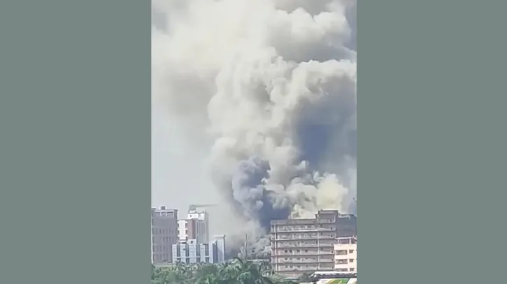টঙ্গীতে ওষুধ কারখানায় ভয়াবহ অগ্নিকাণ্ড