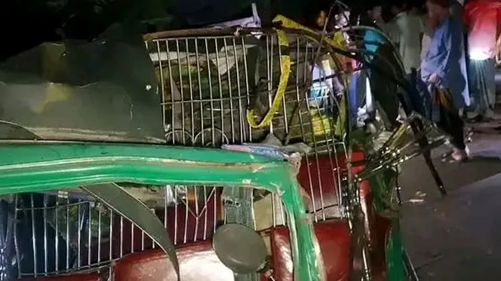 শেরপুরে বাস-অটোরিকশার সংঘর্ষে প্রাণ গেল প্রবাসীর, আহত ৪