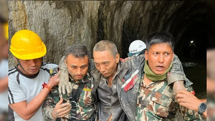নেপালের সুড়ঙ্গে ১০ দিন পর জীবিত উদ্ধার চীনা নাগরিক