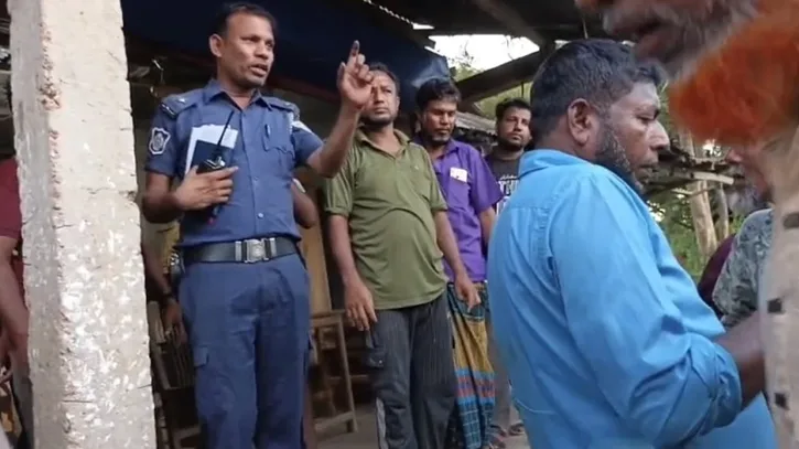 ‘ঘুষের টাকা দিয়ে পোশাক লাগিয়েছি, ঘুষ খাব না তো কি বায়তুল মোকাররমের ইমাম হব?’