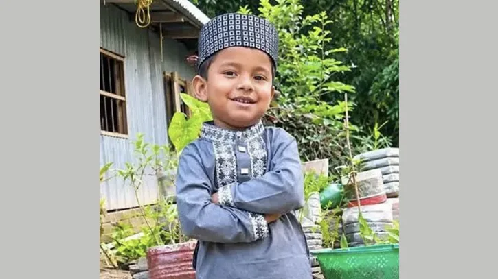 নানার সঙ্গে আর বরিশাল যাওয়া হলো না ছোট্ট মাহিনের