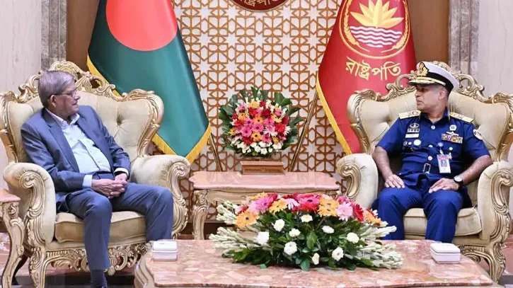 উপকূলের নিরাপত্তায় কোস্টগার্ডকে আরও কার্যকর হওয়ার আহ্বান রাষ্ট্রপতির