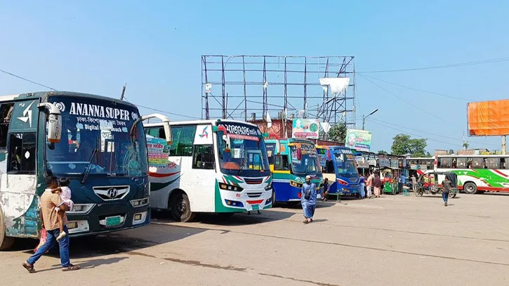 কিশোরগঞ্জ-মহাখালী রুটে বন্ধ বাস চলাচল, বিপাকে সাধারণ যাত্রীরা