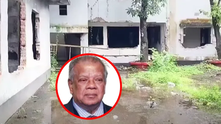 সাবেক শিল্পমন্ত্রী আমুর রাজকীয় বাড়ি এখন ময়লার ভাগাড়