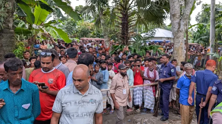 পাবনায় বিএনপি নেতাকে গুলি, মৃত্যু নিশ্চিত করতে কুপিয়ে হত্যা