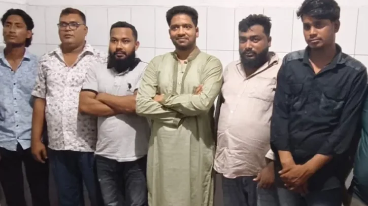 সাভারে মশাল মিছিল থেকে আওয়ামী লীগের ৯ নেতাকর্মী গ্রেপ্তার