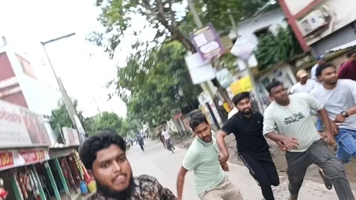 মাগুরায় ছাত্রদলের ধাওয়া খেয়ে থানায় আশ্রয় নিলেন শিবির নেতাকর্মীরা