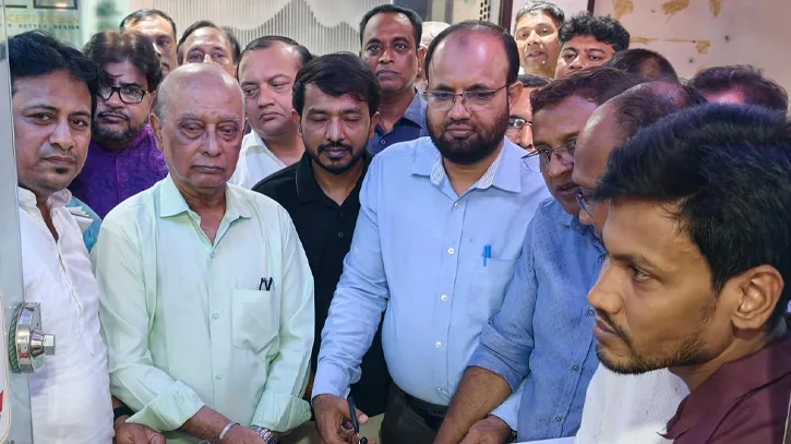 স্বাধীন গণমাধ্যম ছাড়া দেশে গণতন্ত্র বিকশিত হবে না: মানবকণ্ঠ সম্পাদক