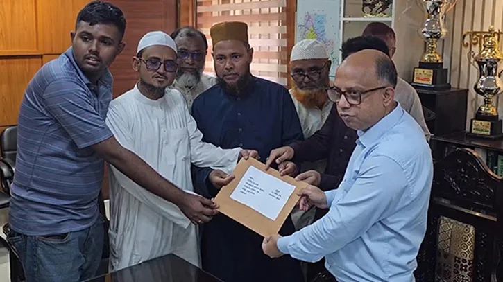 নেত্রকোনায় ১১ দলীয় জোটের বিক্ষোভ, স্মারকলিপি প্রদান