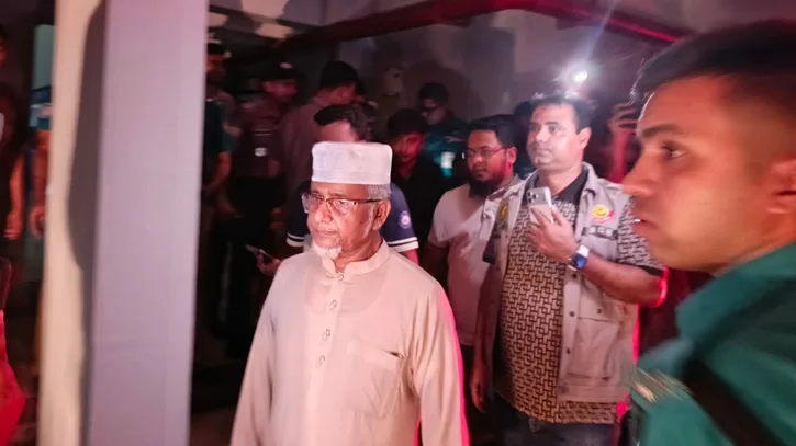 শেরে বাংলা নগর থানায় নেওয়া হয়েছে গাজী নজরুল ইসলামকে