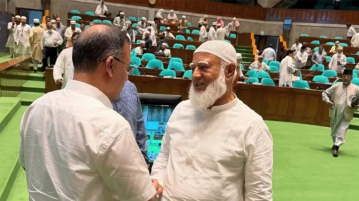 বিরোধীদলীয় নেতাকে ১৫০ টাকার দুপুরের খাবারের আমন্ত্রণ প্রধানমন্ত্রীর
