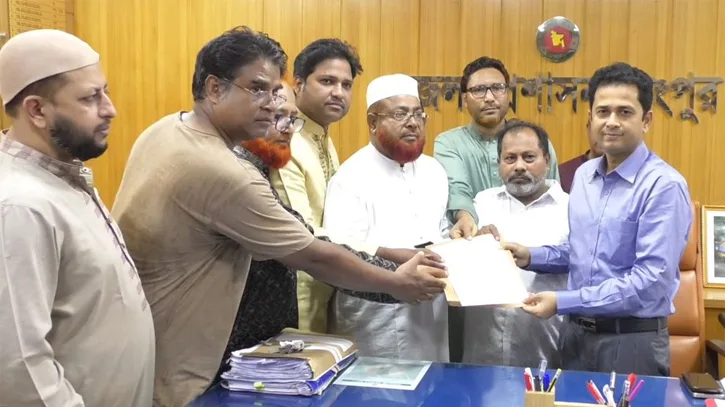লোডশেডিং-ভূতুড়ে বিলের প্রতিবাদে রংপুরে ১১ দলের স্মারকলিপি