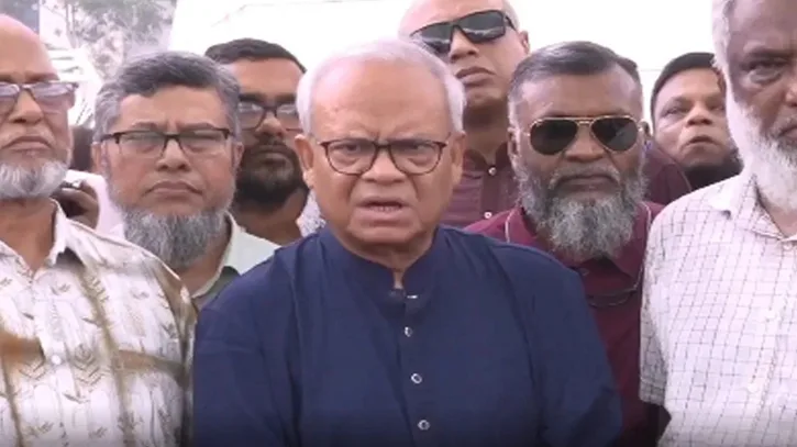 সরকারকে ব্যর্থ করতে একটি দল চক্রান্ত চালাচ্ছে: রিজভী