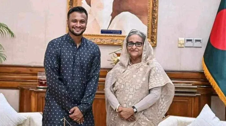 শেখ হাসিনার সঙ্গে দেশে ফিরতে চান সাকিব আল হাসান