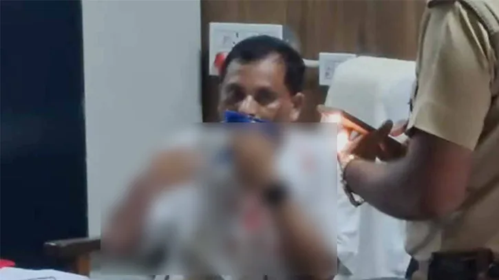 জলপাইগুড়িতে শিক্ষক দিবসে খাওয়াদাওয়ায় নাম না থাকায় প্রধানশিক্ষককে ছাত্রদের মারধর