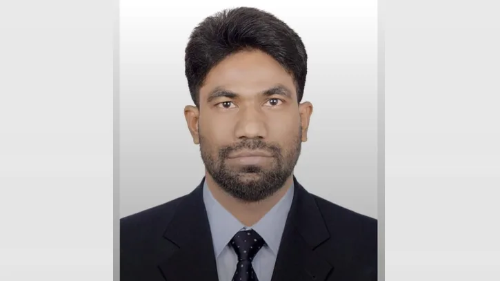 ছাত্রীদের শরীরে স্পর্শের অভিযোগ, বদলি ল্যাব অ্যাসিস্ট্যান্ট শুকুর আলী