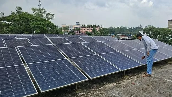 সৌরবিদ্যুতে চলছে ২ হাজার শিক্ষার্থীর স্কুল, বিল ৩০ হাজার থেকে নেমে ৫ হাজারে