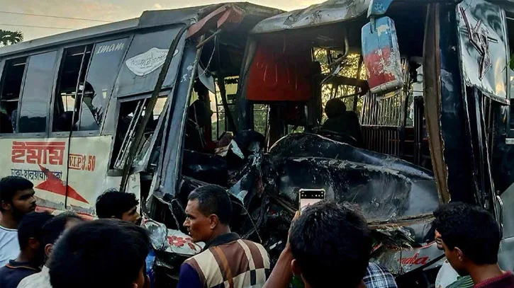 ময়মনসিংহে দুই বাসের মুখোমুখি সংঘর্ষে নিহত ৩, আহত ২০