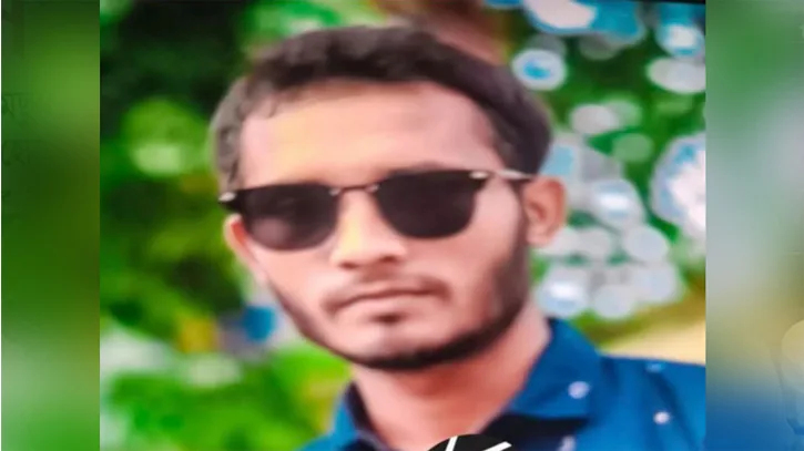 খুলনায় প্রকাশ্যে যুবককে কুপিয়ে হত্যা